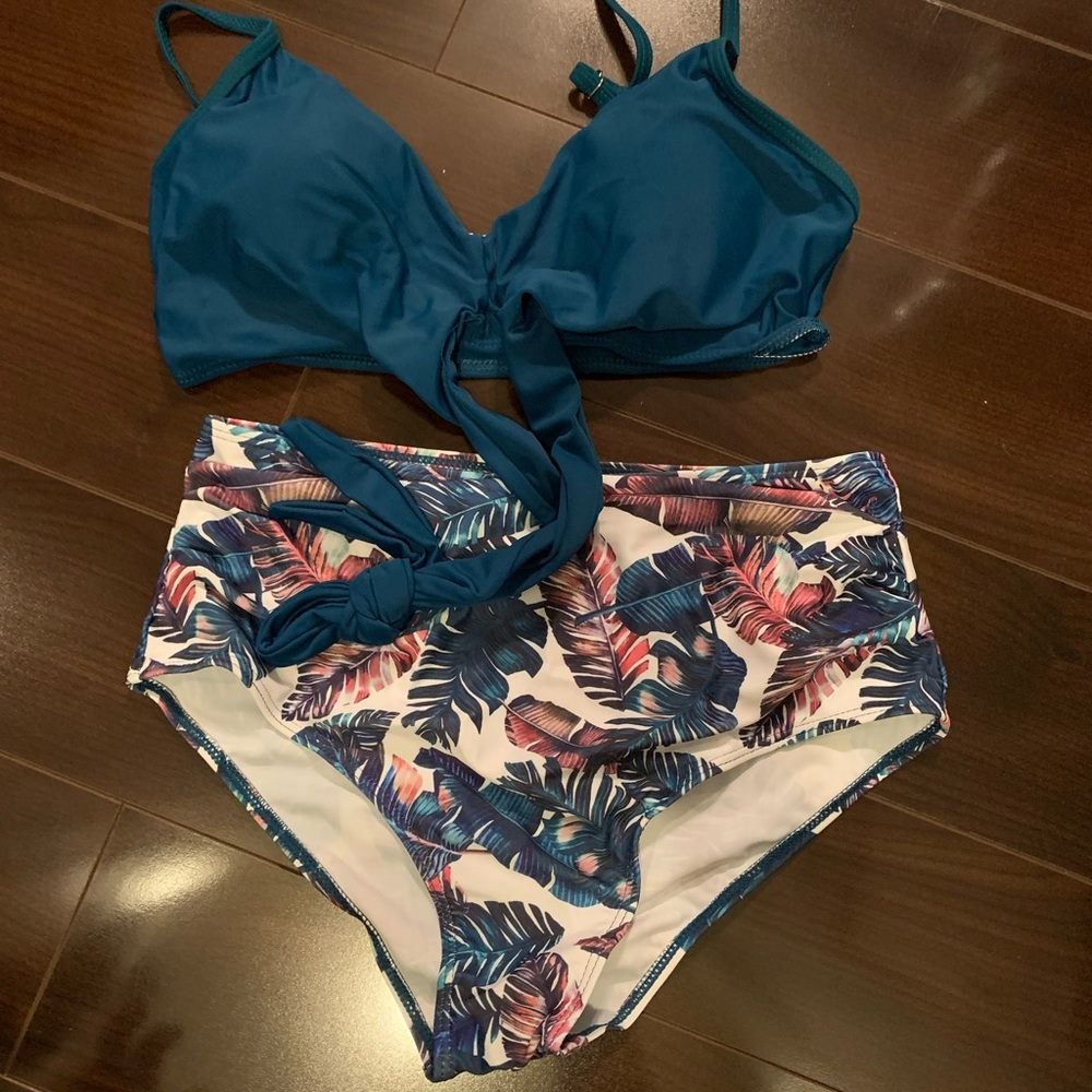 Women’s 2 piece swimsuit